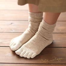 Load image into Gallery viewer, Silk Mélange 5Toe Crew Socks with Reinforced Toe & Heel (4-6.5)