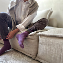 Load image into Gallery viewer, Merino Wool & Kasuri-Dyed Wool Tabi-Style Crew Socks (6.5-8.5)
