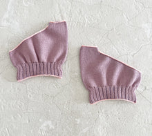 Load image into Gallery viewer, Luminous Silk Thong Socks (One Size)