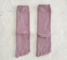 Load image into Gallery viewer, Luminous Silk 5Toe Crew Socks (4-6.5)