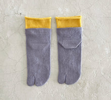 Load image into Gallery viewer, Organic Cotton Tabi-Style Layered Mid-Calf Socks (4-6.5)