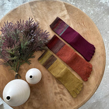 Load image into Gallery viewer, Merino Wool & Heather-Dyed Wool 5Toe Crew Socks (4-6.5)