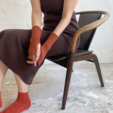 Load image into Gallery viewer, Merino Wool Hand Covers (One Size)