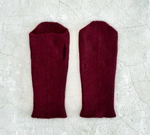 Load image into Gallery viewer, Merino Wool Hand Covers (One Size)