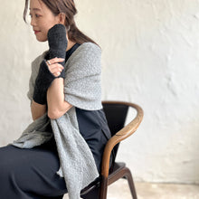 Load image into Gallery viewer, Baby Alpaca Hand Covers (One Size)