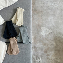 Load image into Gallery viewer, Baby Alpaca Hand Covers (One Size)