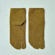 Load image into Gallery viewer, Mino Washi & Organic Cotton Tabi-Style Mid-Calf Socks (Size 4-6)