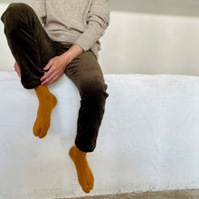 Load image into Gallery viewer, Mino Washi & Organic Cotton Tabi-Style Mid-Calf Socks (6.5-8.5)