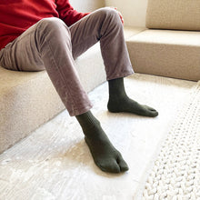 Load image into Gallery viewer, Merino Wool Ribbed Tabi-Style Crew Socks (6.5-8.5)