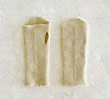 Load image into Gallery viewer, Baby Alpaca Hand Covers (One Size)
