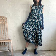Load image into Gallery viewer, Organic Cotton Layered Arm Covers with Thumb Holes (One Size)
