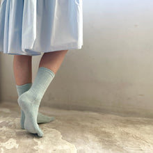 Load image into Gallery viewer, Silk Mélange  5Toe Crew Socks (4-6.5)
