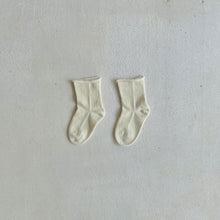 Load image into Gallery viewer, Organic Cotton Food Dyed Baby Socks (Size 2.5-4)
