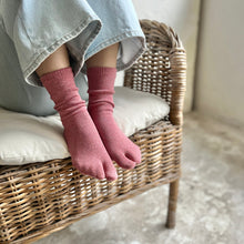 Load image into Gallery viewer, Silk Mélange Mix Tabi-Style Crew Socks (Size 4-6)
